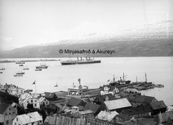 Akureyri og pollurinn