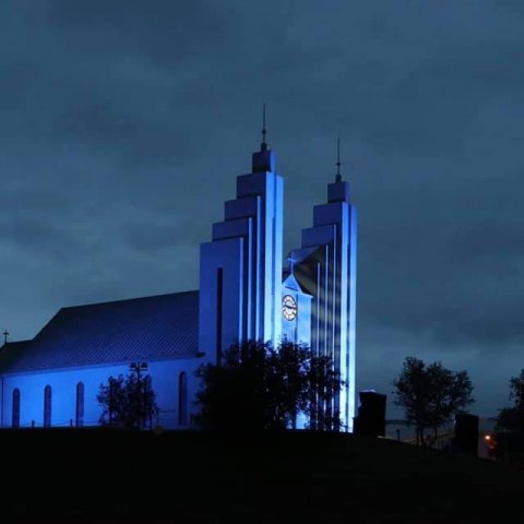 Akureyri church blue.jpg