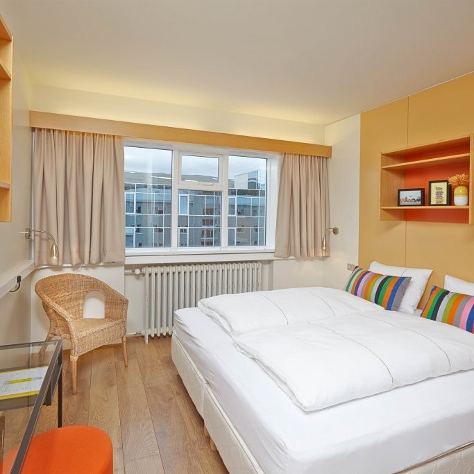 hotel-edda-akureyri-twin-guest-room-01-fra-olof-eiriksdottir