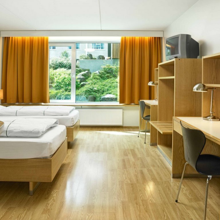 hotel-edda-akureyriplus-room1h2012-fra-olof-eiriksdottir