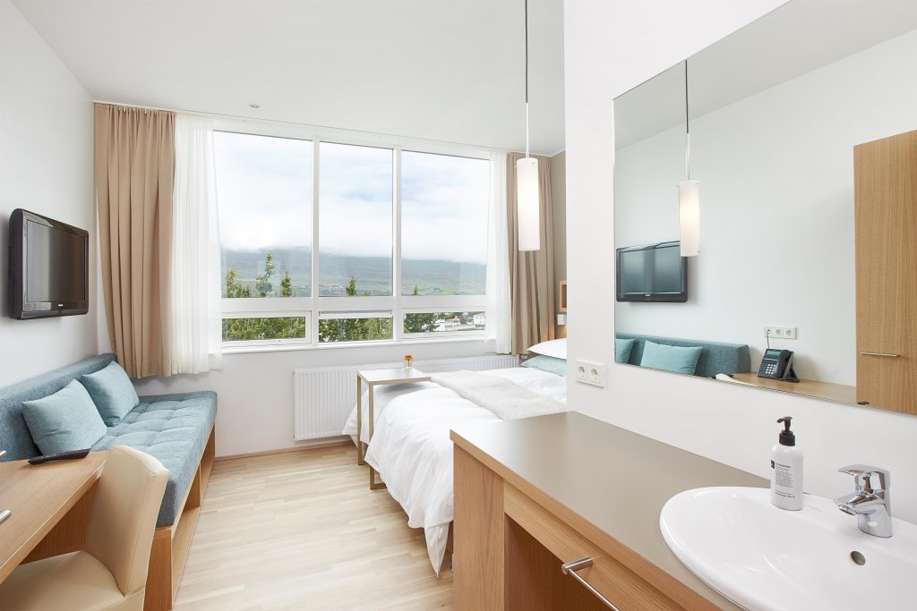 ih.akureyri.guest.room.5haed-fra-olof-eiriksdottir-.jpg