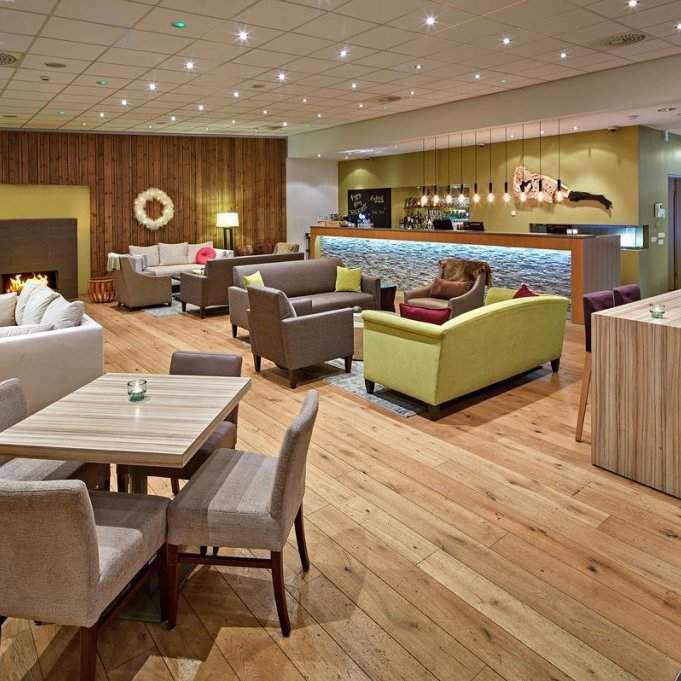 icelandair-hotel-akureyri-bar-lobby-fra-olof-eiriksdottir