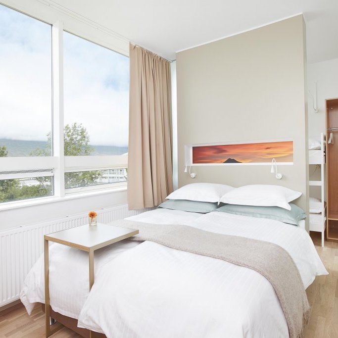 ihakureyrifamilyroom-1-fra-olof-eiriksdottir