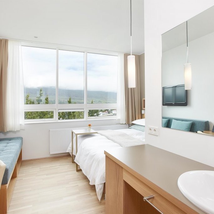 ihakureyriguestroom5haed-fra-olof-eiriksdottir