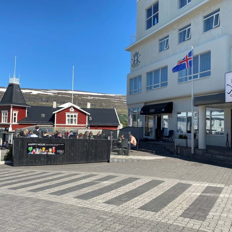 hotel-kea-utisvaedi-fra-halla-haraldsdottir