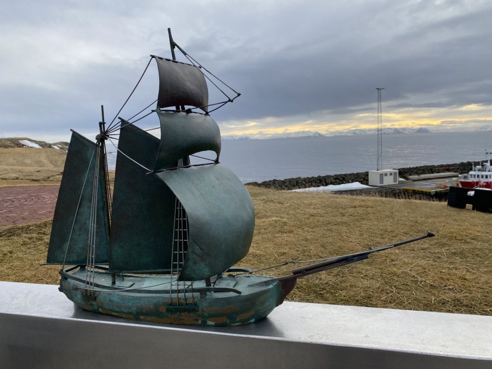 The Fiske Monument. Photo María H. Tryggvadóttir