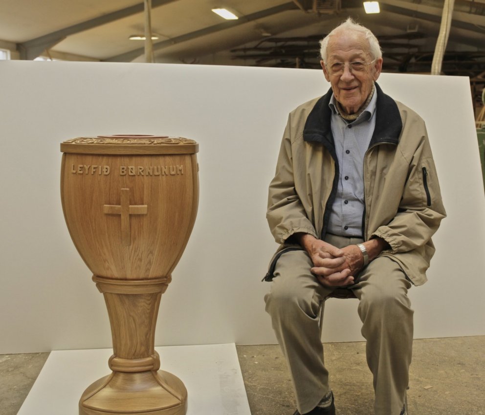Photo of the carpenter Valdimar Jóhannsson with the Baptismal font, taken by his grandson Valdimar Þ…